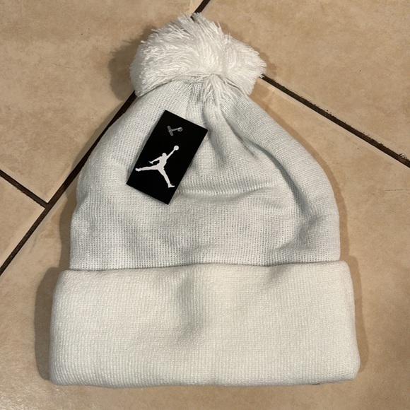 Michael Jordan # 23 Winter Hat , Unisex - Picture 2 of 2